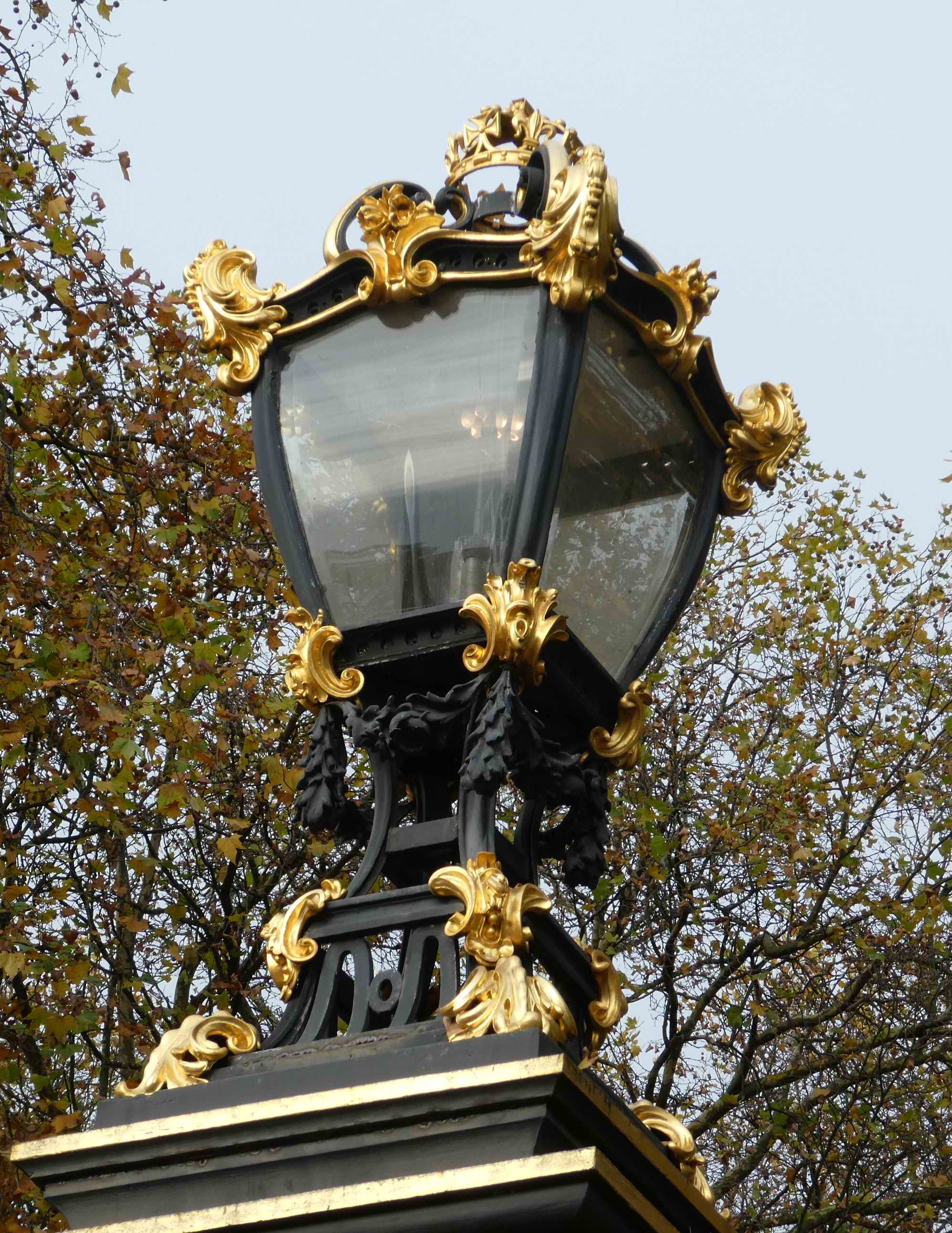 Canada Gate entrance to Green Park