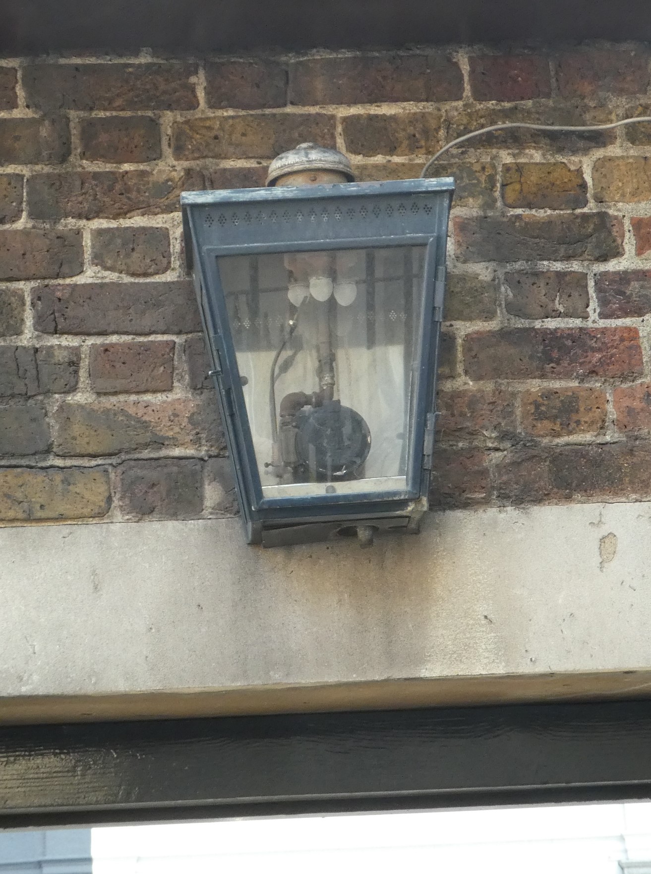 Light inside Buckingham Palace Mews